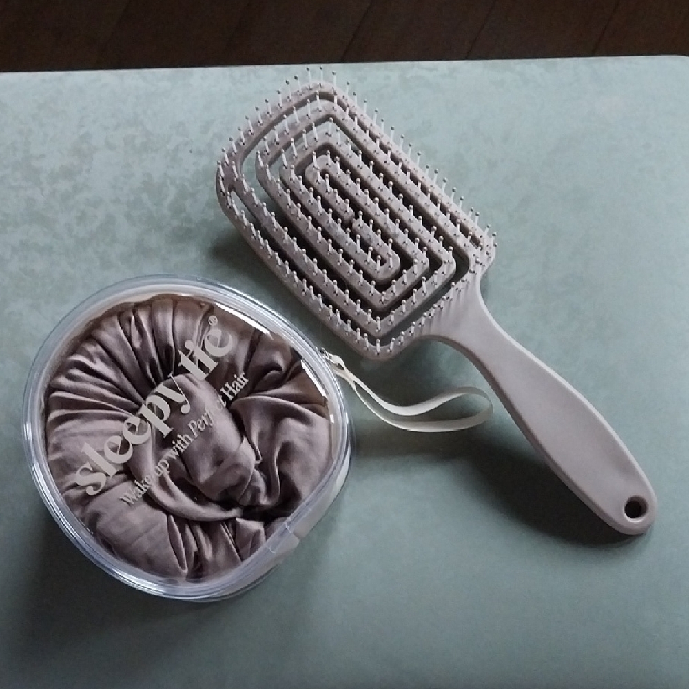 Sleepy Tie Hair Wrap and Brush Set Size Small Scrunchie